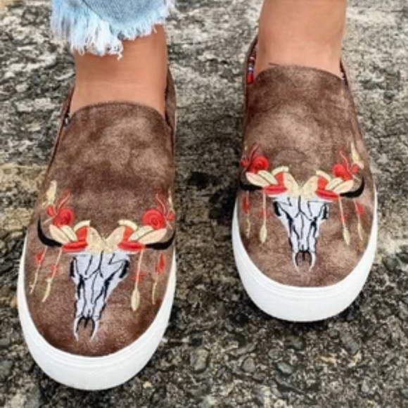Southern Fried Chics Boho Longhorn Steer Embroidered Slip On Shoes Women Size 10 - Picture 1 of 11